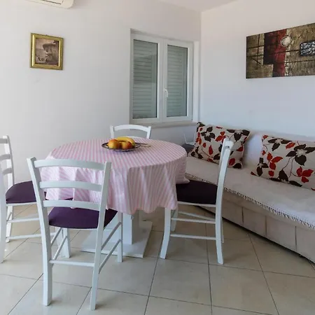 Beautiful In With House Sea View Апартаменты