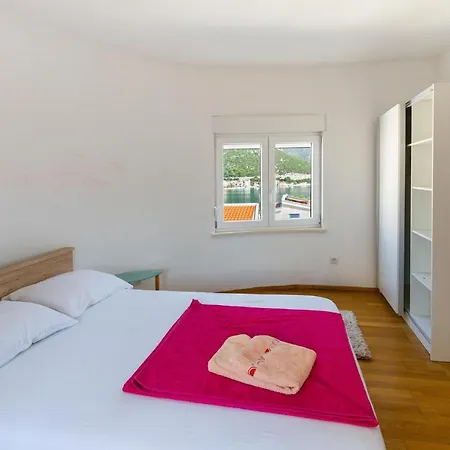 Beautiful In With House Sea View