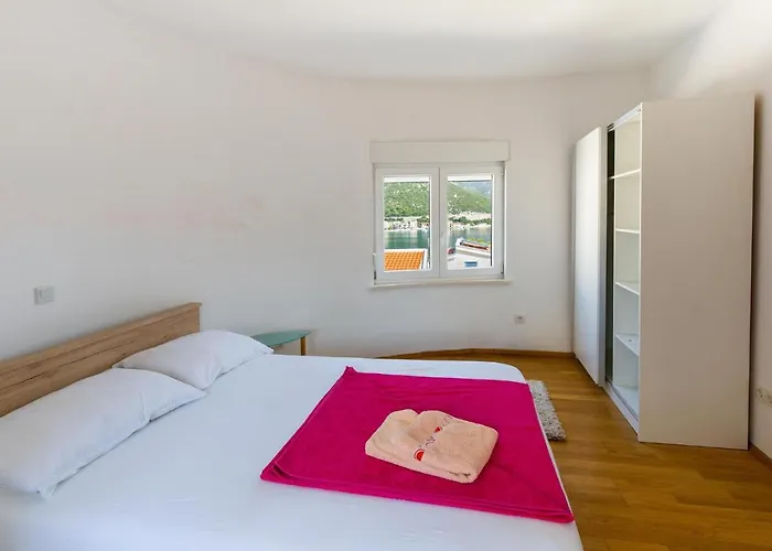 2 Bedroom Awesome In