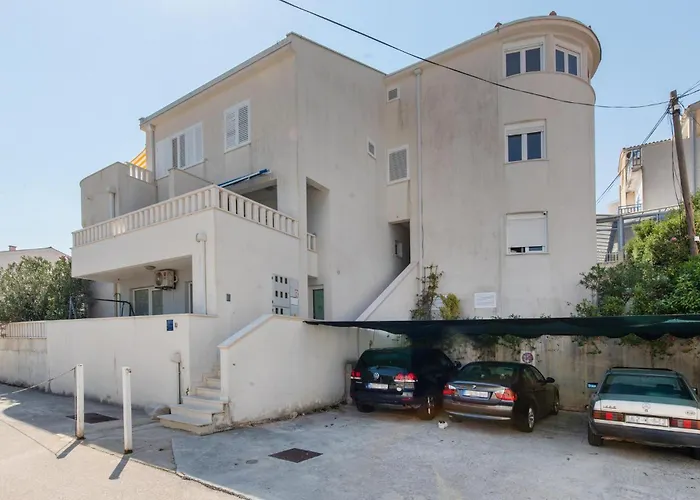 2 Bedroom Awesome In Appartement