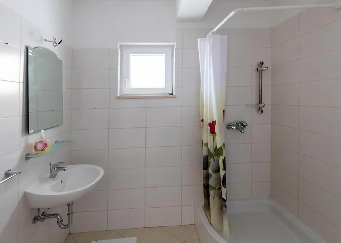 2 Bedroom Awesome In Appartement Klek
