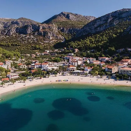 2 Bedroom Awesome In Apartament *