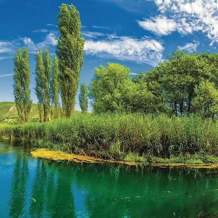 2 Bedroom Awesome In Apartament *